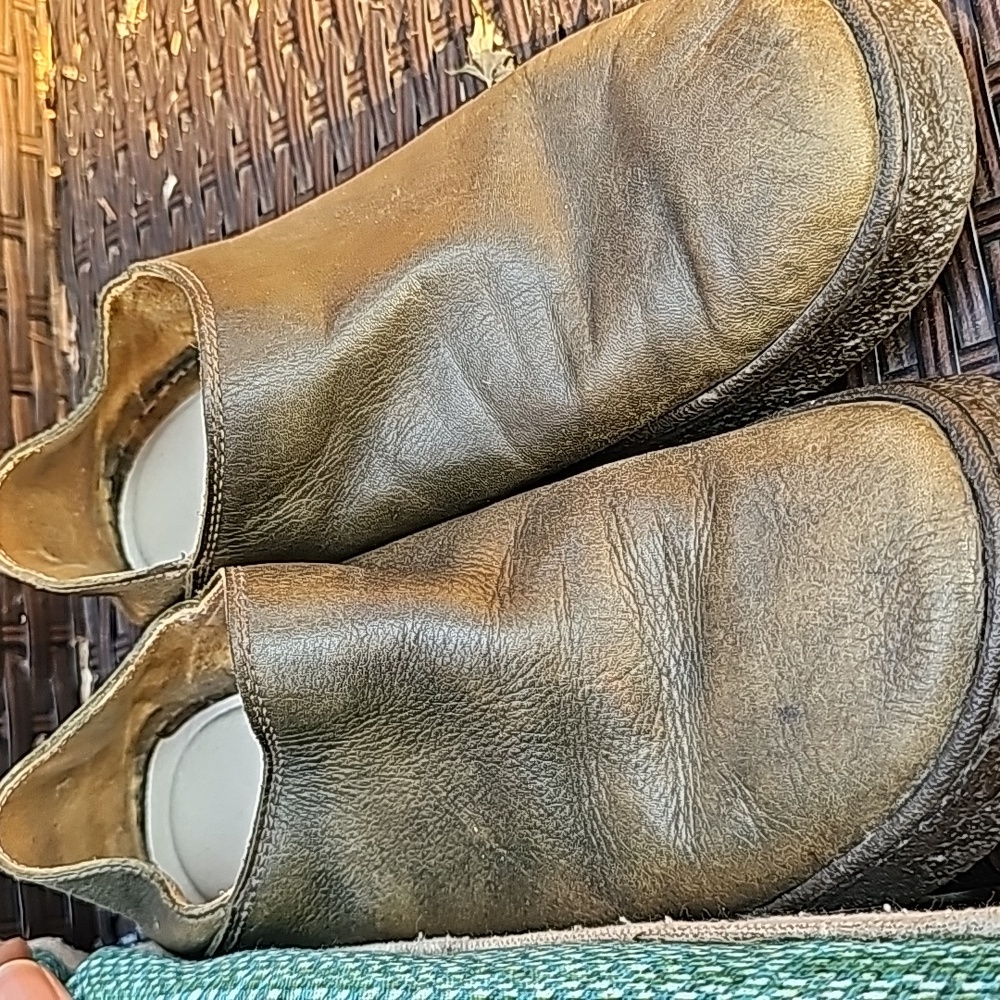 CAMPER green leather slip on shoes size 8.5/39, 8